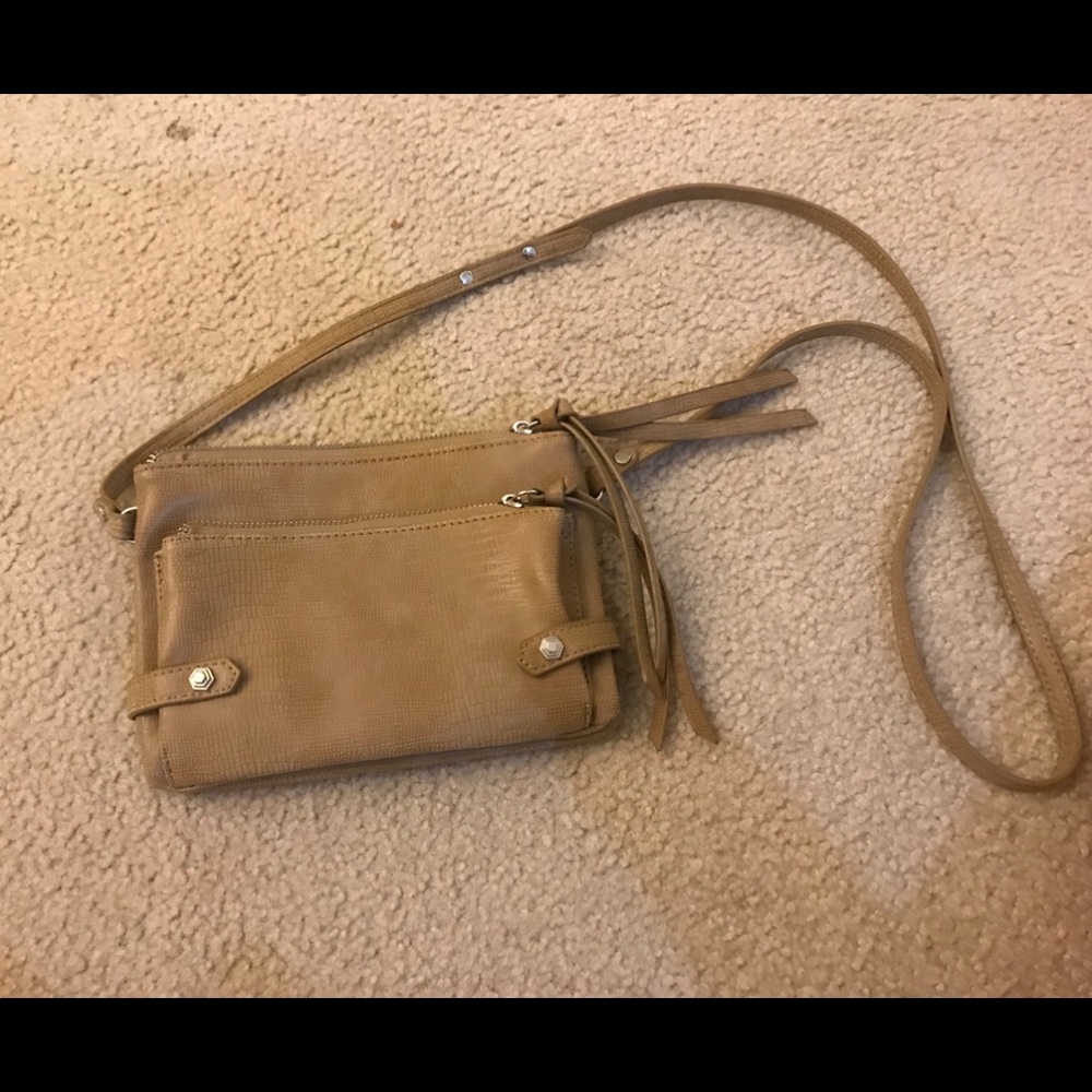 Crossbody handbag